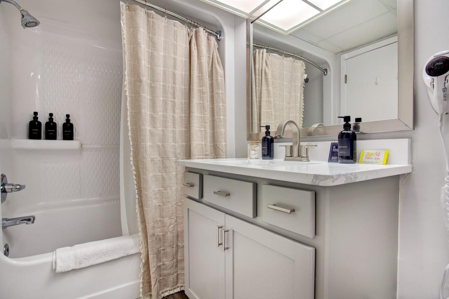 Oceanfront Escape Renovated Suite At Camelot Myrtle Beach Kültér fotó
